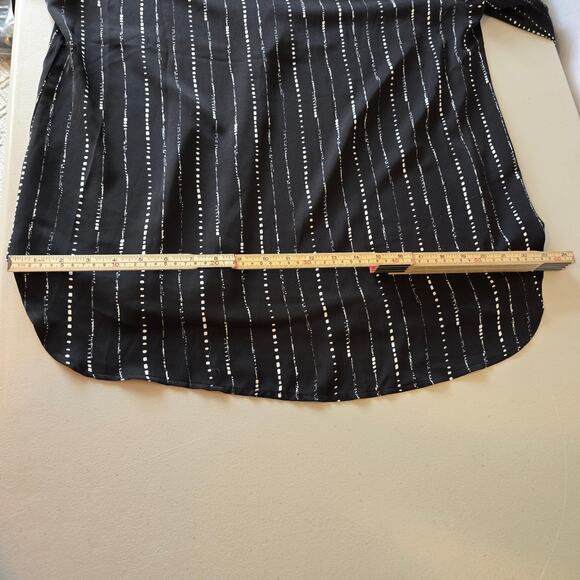Timeson Blouse Women's XXL Black White Geo Stripe Roll Tab Sleeves NWT - Picture 14 of 16